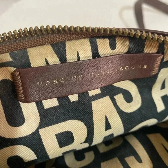 Marc By Marc Jacobs Brown distressed leather crossbody handbag - Picture 7 of 11